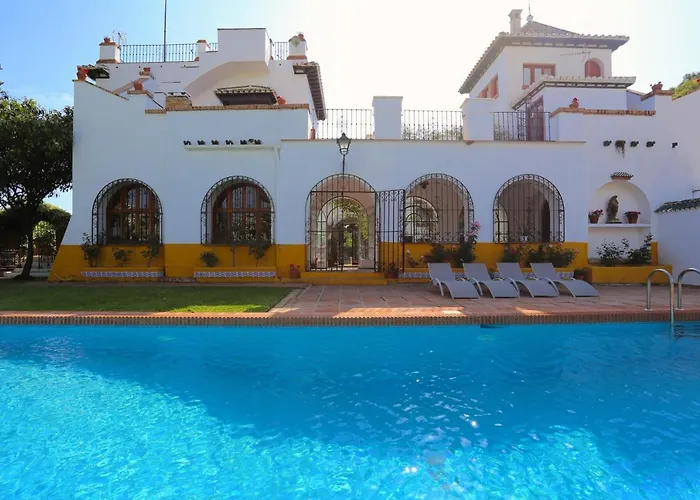 Hacienda Clavero Seven Deluxe Apartment
